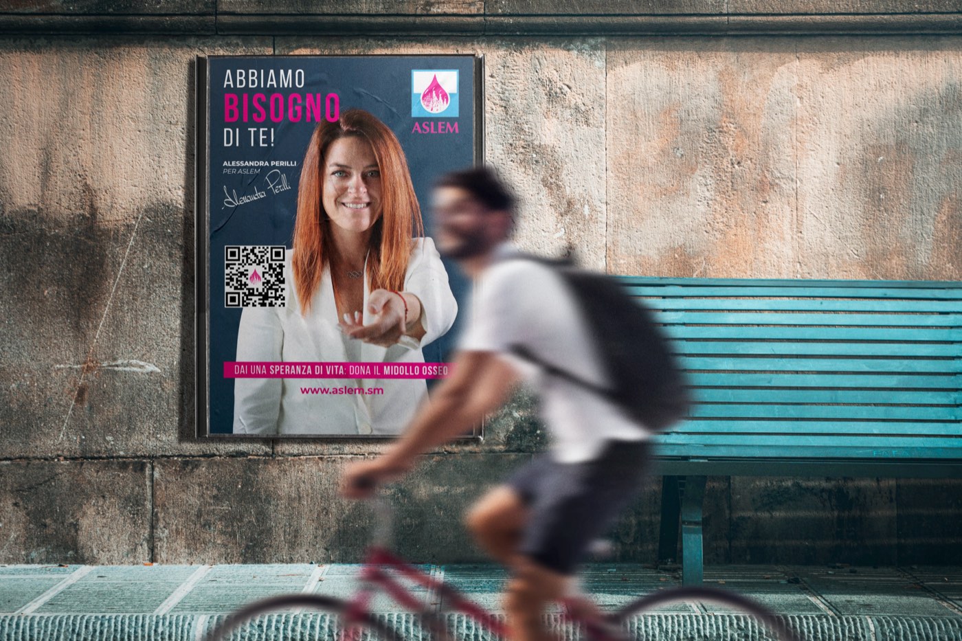 Affissione pubblicitaria in strada progettata da Miketing